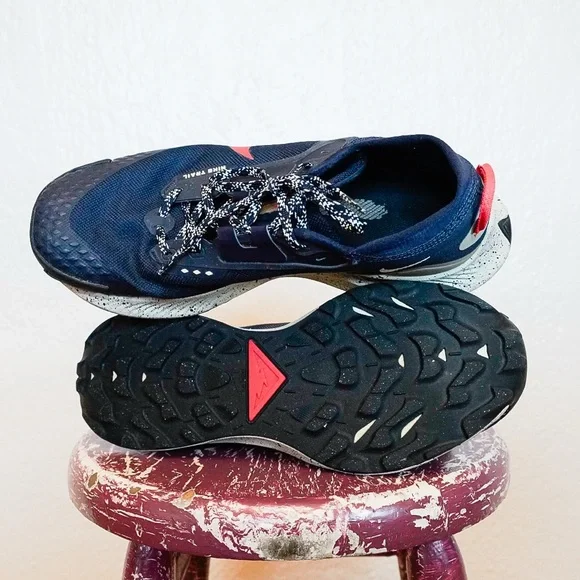 Nike Air Zoom Pegasus Trail 3 GORE-TEX Trail Running Shoes | Obsidian Siren Red - Picture 6 of 7